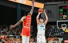 青島大勝廣廈，期待黑八！三外援82分，廣廈罰球多仍敗北。