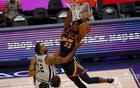 他，24歲天才，NBA十年最挫敗。無球可打。
