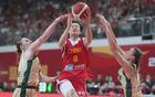 李緣救主，女籃73勝69險勝澳隊，地板險成“罪”。