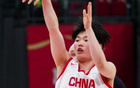 女籃集訓(xùn)勝熱身賽，兩隊(duì)員傷退，王治郅助陣教練組。